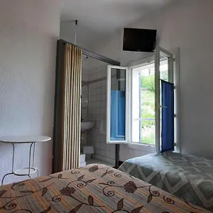 https://hotel-du-chateau-chateau-arnoux.fr-provencehotel.com